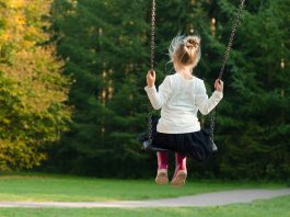 ile godzin pracuje opiekunka w żłobku praktyczny przewodnik po czasie pracy i wymaganiach