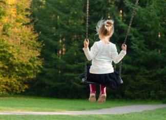 ile godzin pracuje opiekunka w żłobku praktyczny przewodnik po czasie pracy i wymaganiach