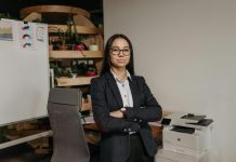 sprawdź ile zarabia dyrektor żłobka