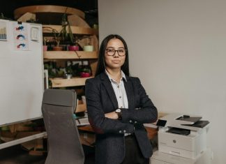 sprawdź ile zarabia dyrektor żłobka