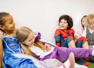 Opiekun dzienny wymagania i predyspozycje – co trzeba wiedzieć? Opiekun dzienny wymagania i predyspozycje