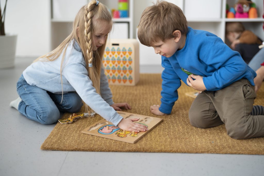 zabawy wyciszające montessori 