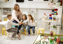 zabawy montessori dla 2 latka