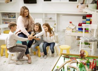 zabawy montessori dla 2 latka