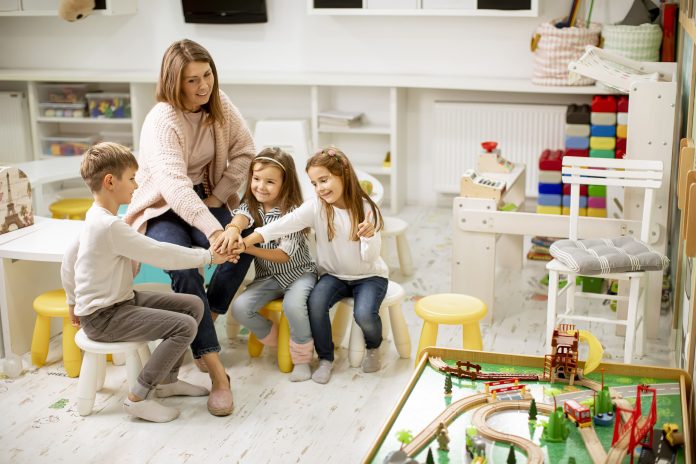 zabawy montessori dla 2 latka