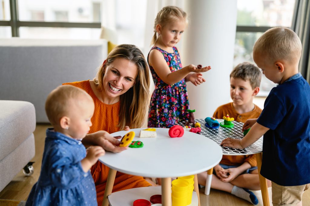 opiekunka w żłobku jakie wykształcenie (
